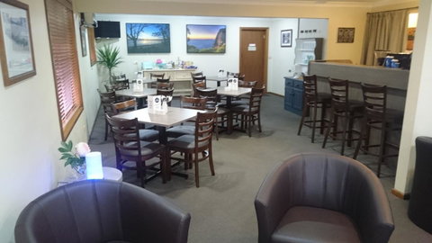 Adelong Motel - Broome Tourism 12