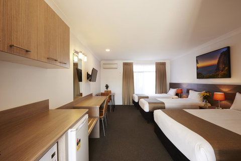 Adelong Motel - Broome Tourism 4
