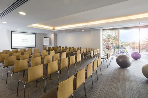 Novotel Newcastle Beach - Broome Tourism 17