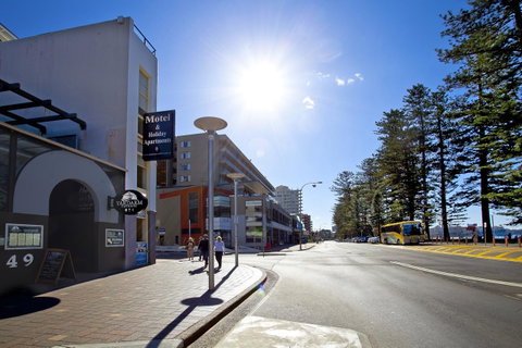 Manly Paradise Motel & Apartments - Broome Tourism 5