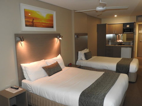 Manly Paradise Motel & Apartments - Broome Tourism 1