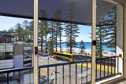 Manly Paradise Motel & Apartments - Broome Tourism 4