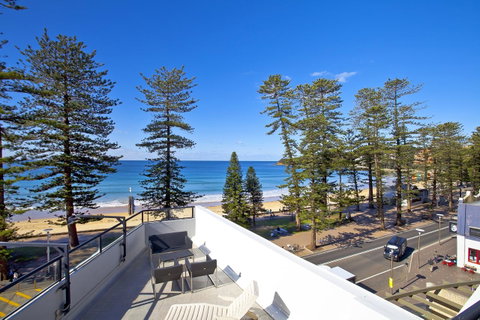 Manly Paradise Motel & Apartments - Broome Tourism 16