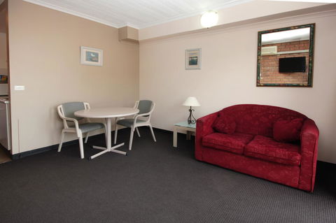 Sapphire Waters Motor Inn - Broome Tourism 13