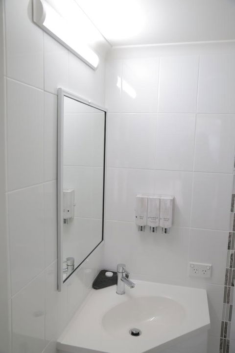 Sapphire Waters Motor Inn - Broome Tourism 11