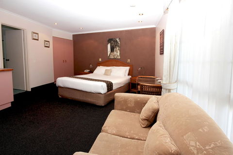 Sapphire Waters Motor Inn - Broome Tourism 6