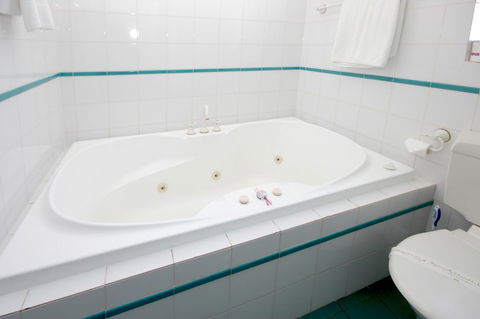 Sapphire Waters Motor Inn - Broome Tourism 25