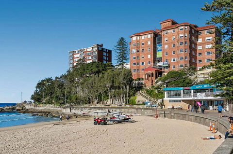 Oversized 2 Bedroom Manly Beach House - Broome Tourism 9