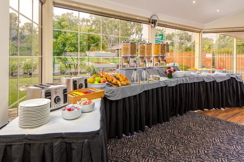 Best Western Plus Hovell Tree Inn - Broome Tourism 10