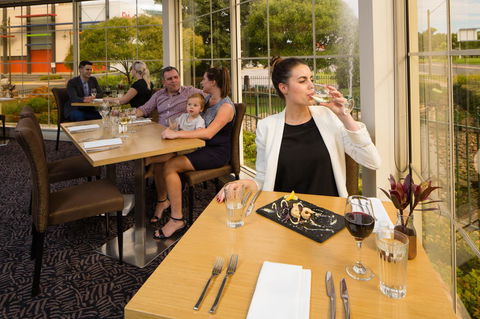Best Western Plus Hovell Tree Inn - Broome Tourism 25
