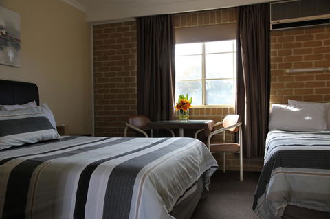 Grand Manor Motor Inn - Broome Tourism 6