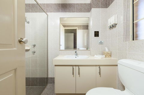 Grand Manor Motor Inn - Broome Tourism 9