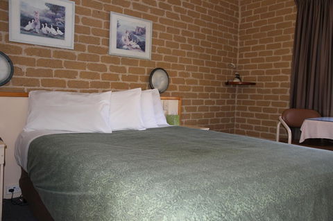 Grand Manor Motor Inn - Broome Tourism 5