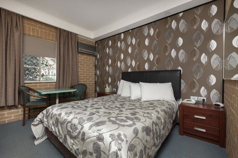 Grand Manor Motor Inn - Broome Tourism 0