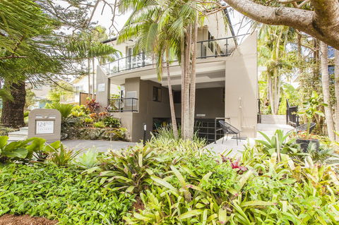 Julians Apartments - Broome Tourism 11