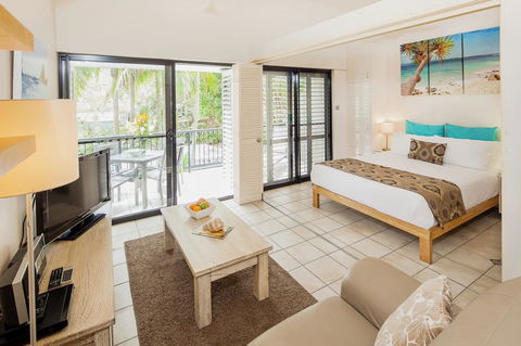 Julians Apartments - Broome Tourism 12