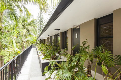 Julians Apartments - Broome Tourism 25