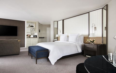 Four Seasons Hotel Sydney - Broome Tourism 2