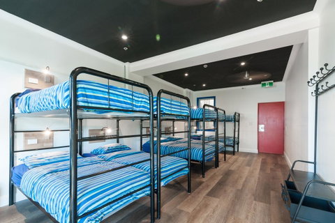 Mad Monkey Hostel Coogee Beach - Broome Tourism 30