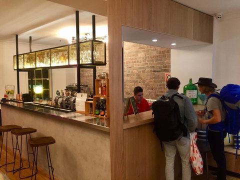 Mad Monkey Hostel Coogee Beach - Broome Tourism 8