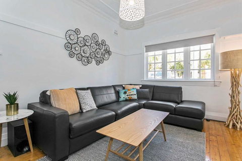 Seaspray - Manly Beach Apartment Close To The Sand - Broome Tourism 5