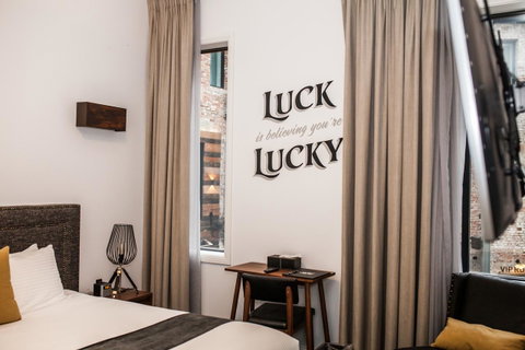 The Lucky Hotel - Broome Tourism 1