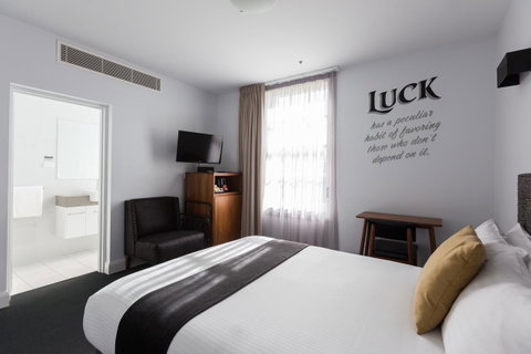 The Lucky Hotel - Broome Tourism 3