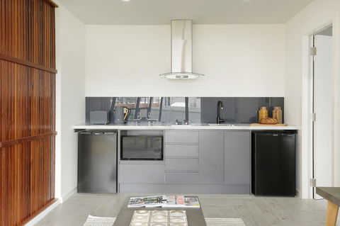 The Beach House North Wollongong - Broome Tourism 5