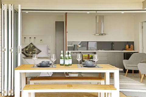 The Beach House North Wollongong - Broome Tourism 4