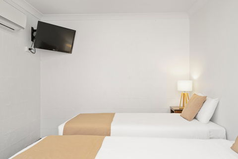 Wollongbar Motel - Broome Tourism 37