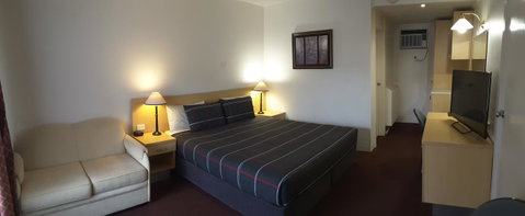 Cooma Motor Lodge Motel - Broome Tourism 7
