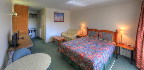 Cooma Motor Lodge Motel - Broome Tourism 2