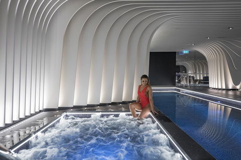 SKYE Suites Sydney - Broome Tourism 32