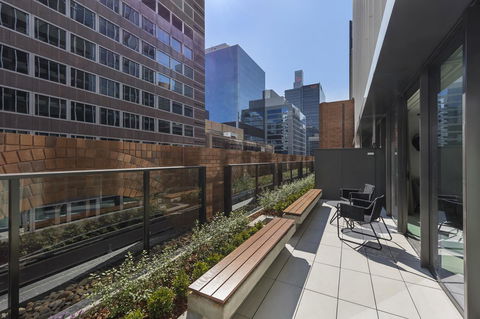 SKYE Suites Sydney - Broome Tourism 18