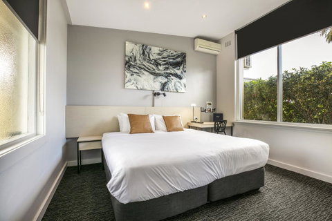 Nightcap At Colyton Hotel - Broome Tourism 30