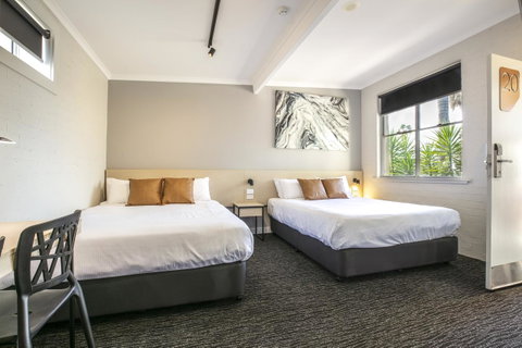 Nightcap At Colyton Hotel - Broome Tourism 24
