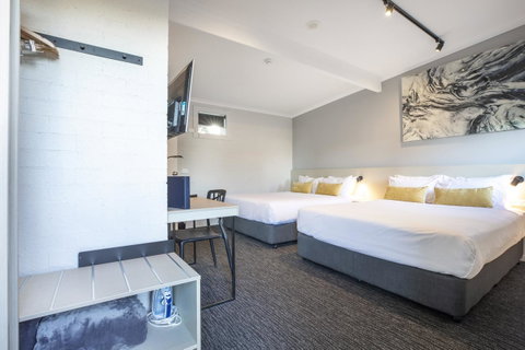 Nightcap At Colyton Hotel - Broome Tourism 43