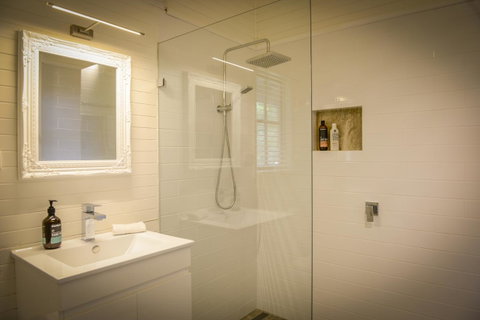 Arcadia - The Barn Cottage & Rosehill Cottage - Broome Tourism 11