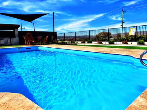 Crestview Tourist Park - Broome Tourism 24