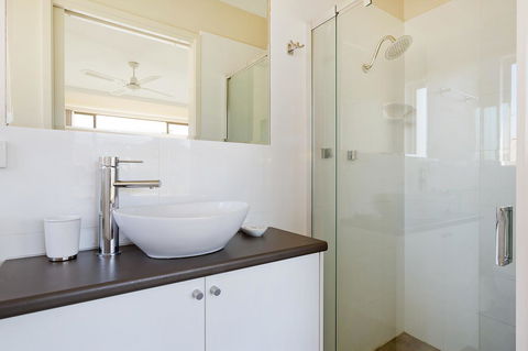 Baywatch Apartments Merimbula - Broome Tourism 13