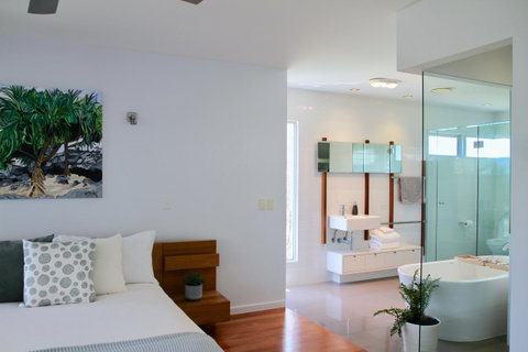 Casuarina Beachfront House - Hostie Properties - Broome Tourism 8