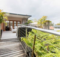 Family surf house 5 min walk to Manly beach - Broome Tourism