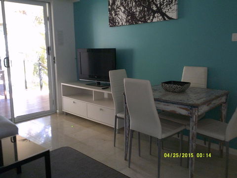 Pelican H2O One & Two Bedroom Apartments - Broome Tourism 24