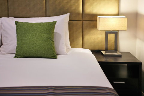 Best Western Plus Bolton On The Park - Broome Tourism 24