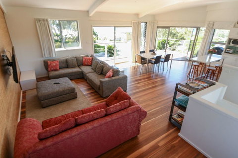 Valla's Beach House - Broome Tourism 9