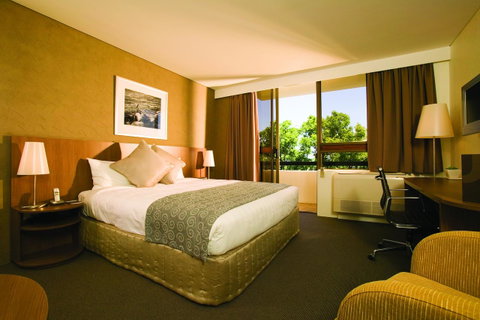 Hotel Urban St Leonards - Broome Tourism 30