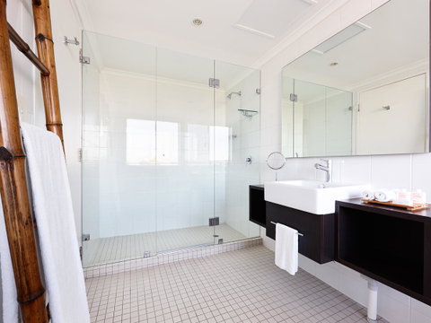 Hotel Urban St Leonards - Broome Tourism 17