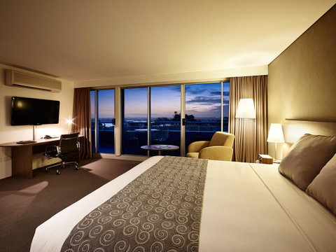 Hotel Urban St Leonards - Broome Tourism 4