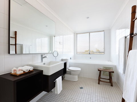 Hotel Urban St Leonards - Broome Tourism 16
