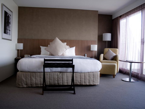 Hotel Urban St Leonards - Broome Tourism 9